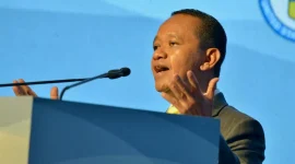 Pemerintah kaji opsi WFH untuk tekan konsumsi BBM, sementara stok energi nasional dipastikan aman hingga Lebaran 2026.