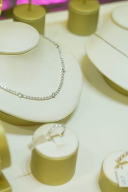 Industri Perhiasan Indonesia Catat Lonjakan Ekspor