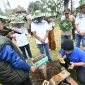 Program Hutan Lestari Pertamina dorong reforestasi dan ekonomi masyarakat dari Bali hingga Jawa dengan penanaman jutaan pohon.