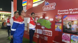 Komisaris Utama Pertamina meninjau SPBU Rest Area KM 57 Tol Jakarta Cikampek untuk memastikan pasokan BBM jelang mudik Lebaran.
