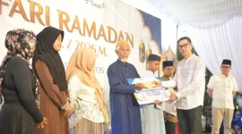 PT TIMAH salurkan bantuan untuk guru ngaji dan marbot di Bangka Selatan, dukung aktivitas keagamaan selama Ramadan 2026. Foto PT Timah