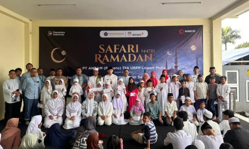 ANTAM gelar Safari Ramadan 2026, lebih dari 8.000 masyarakat di berbagai wilayah operasi menerima bantuan dan santunan. Foto PT ANTAM