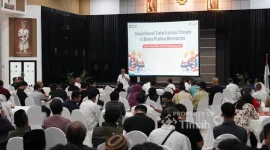 Direksi PT Timah memaparkan perbaikan tata kelola pertambangan dalam sosialisasi kepada mitra usaha di Graha Timah. Foto PT TIMAH dok