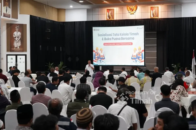 Direksi PT Timah memaparkan perbaikan tata kelola pertambangan dalam sosialisasi kepada mitra usaha di Graha Timah. Foto PT TIMAH dok