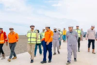CEO PT Vale Indonesia Tbk, Bernardus Irmanto, tinjau lansung progres pembangunan HPAL di Sambalagi, Morowali (Vale)