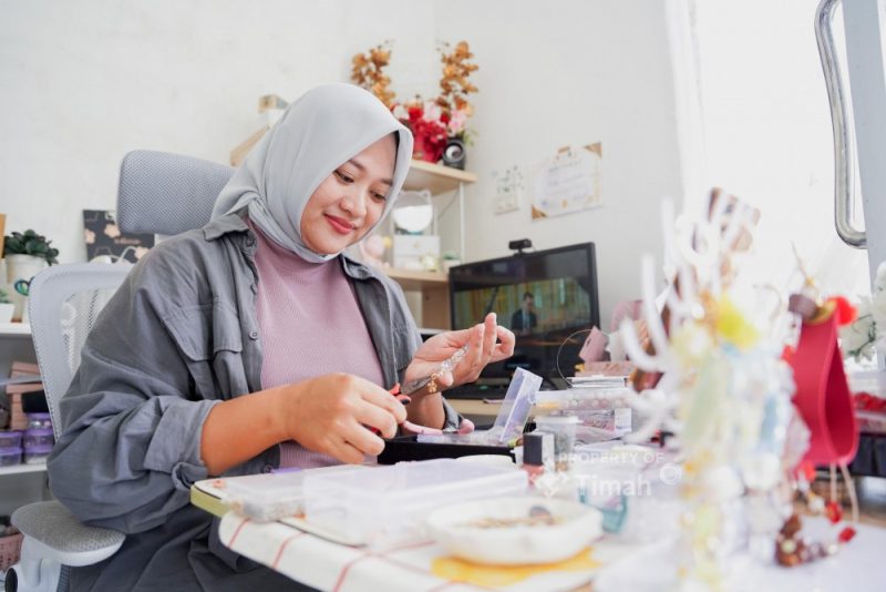 PT Timah dorong UMKM Belitung lewat Rumah BUMN, bantu pemasaran dan pengembangan usaha hingga jangkauan pasar makin luas.