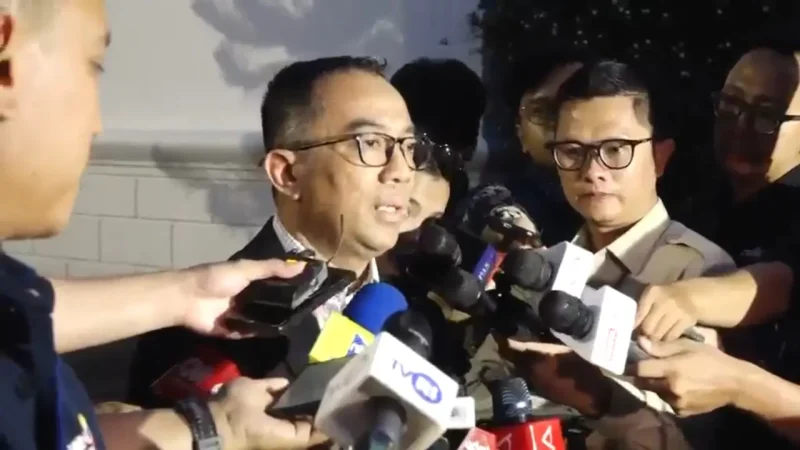 Pemerintah siapkan Pembangkit Listrik Tenaga Surya (PLTS) dalam skala besar.