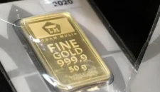 Logam Mulia Antam: Harga Emas Antam Hari Ini Turun Rp50.000 per Gram