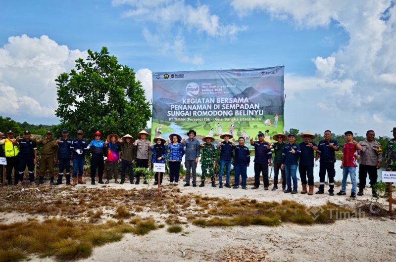 PT TIMAH Tanam 500 Pohon di Sempadan Sungai Romodong